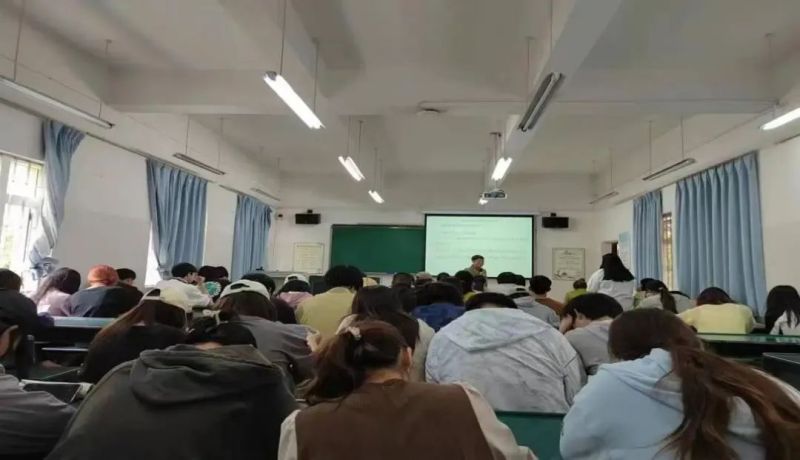 提升教学质量的策略与方法——外语学院饶琼珍教授专家讲座